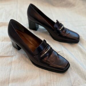 Naturalizer Women's Slip-ons Leather Heels Heeled Loafer Size 9 Burgundy